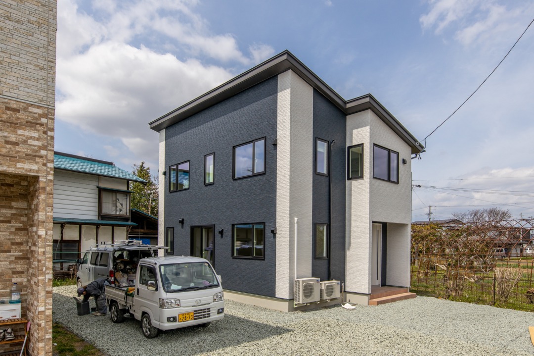 光を取り込むサンルームが、家事を楽しくする住まい