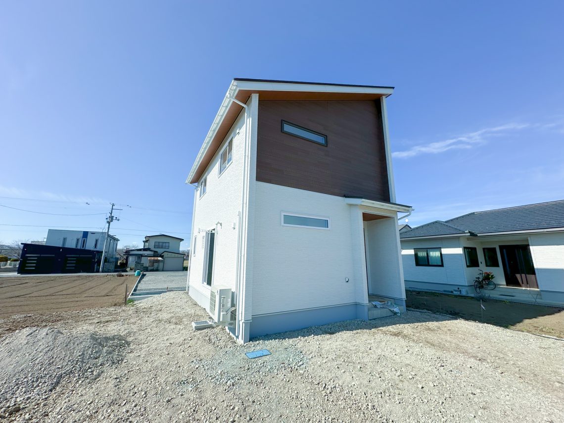 屋根裏部屋がある24坪3LDKのシンプルスタイルなお家