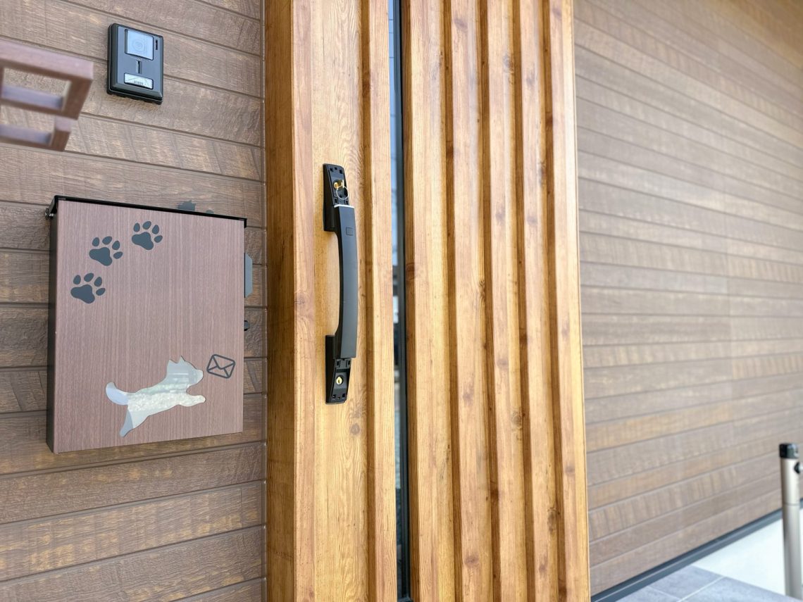 20坪の吹抜け付きのロフト付き平屋