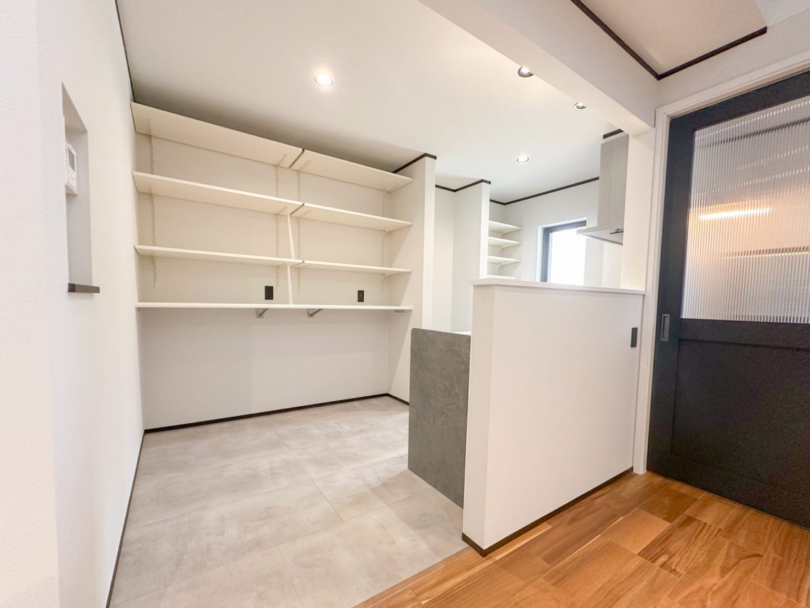 20坪の吹抜け付きのロフト付き平屋