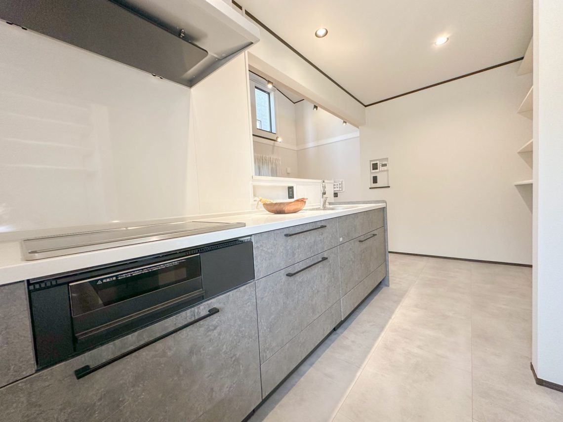 20坪の吹抜け付きのロフト付き平屋