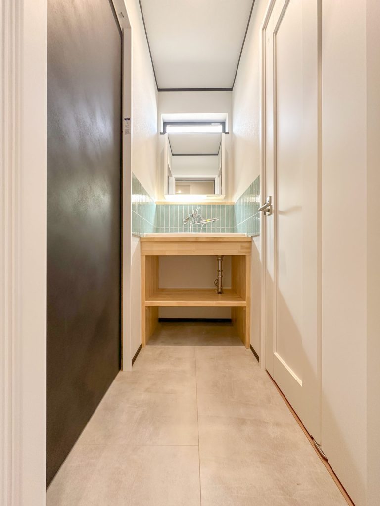 20坪の吹抜け付きのロフト付き平屋