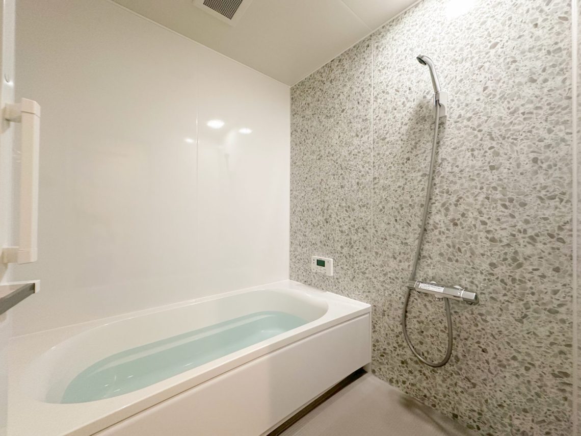 20坪の吹抜け付きのロフト付き平屋