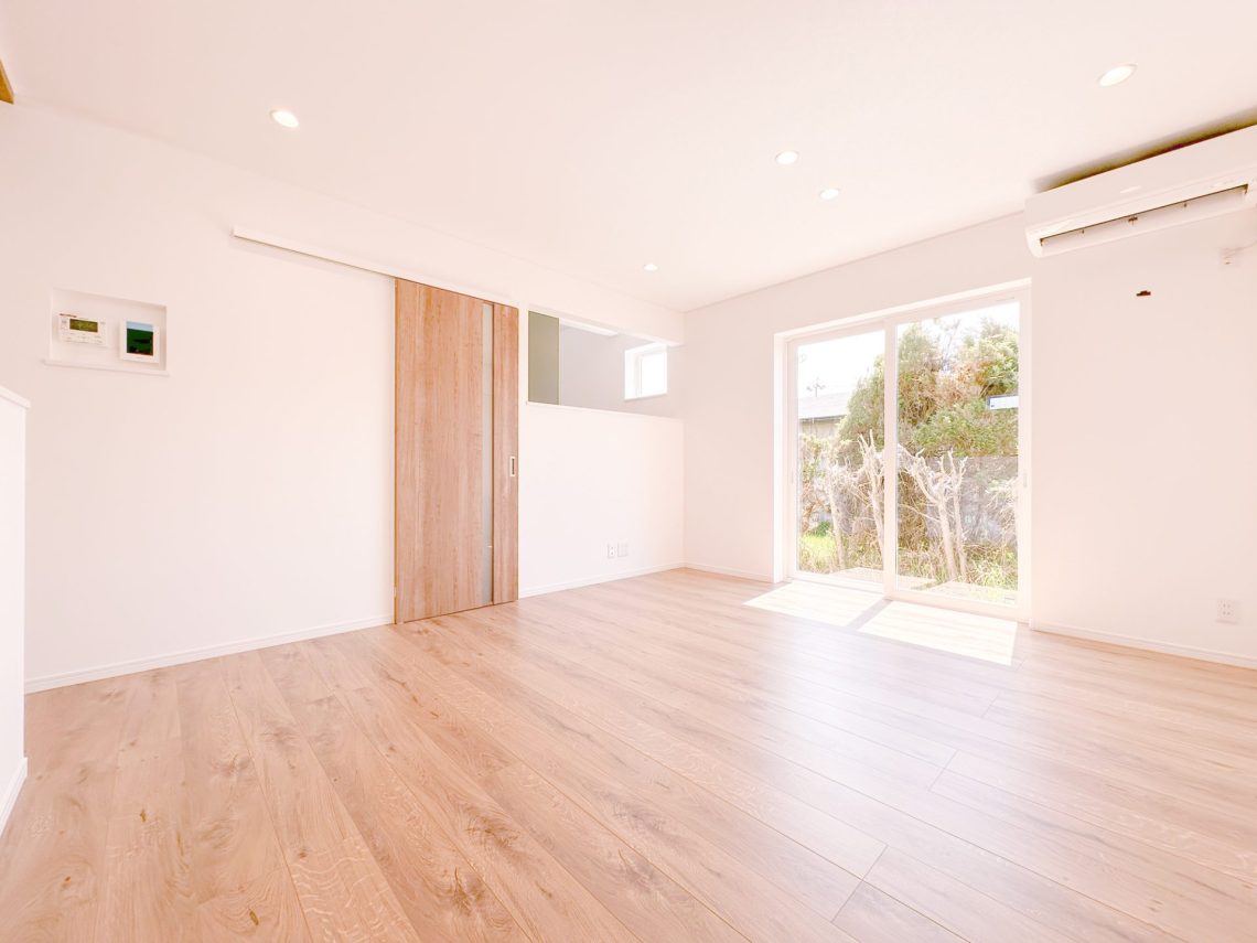 わさびグリーンの外壁がかわいいスキップフロアがあるお家