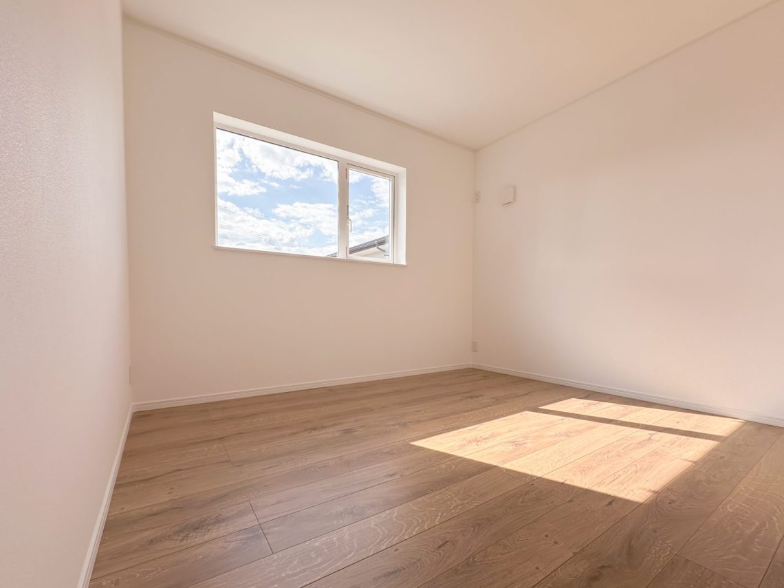 わさびグリーンの外壁がかわいいスキップフロアがあるお家