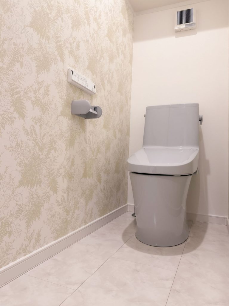 開放的な吹抜けと畳スペースがあるゆとりと快適さを備えたお家