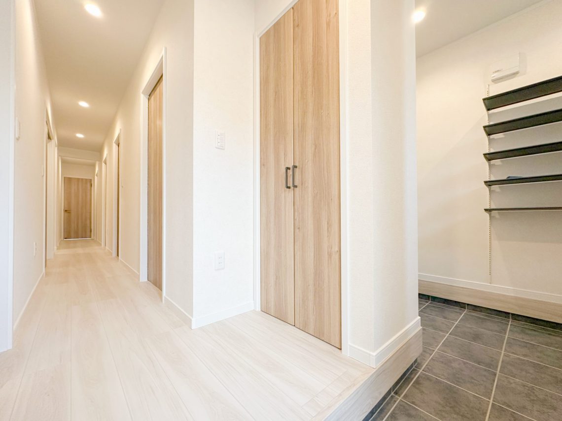 リビング直結型のロフトがある39坪4LDKの平屋