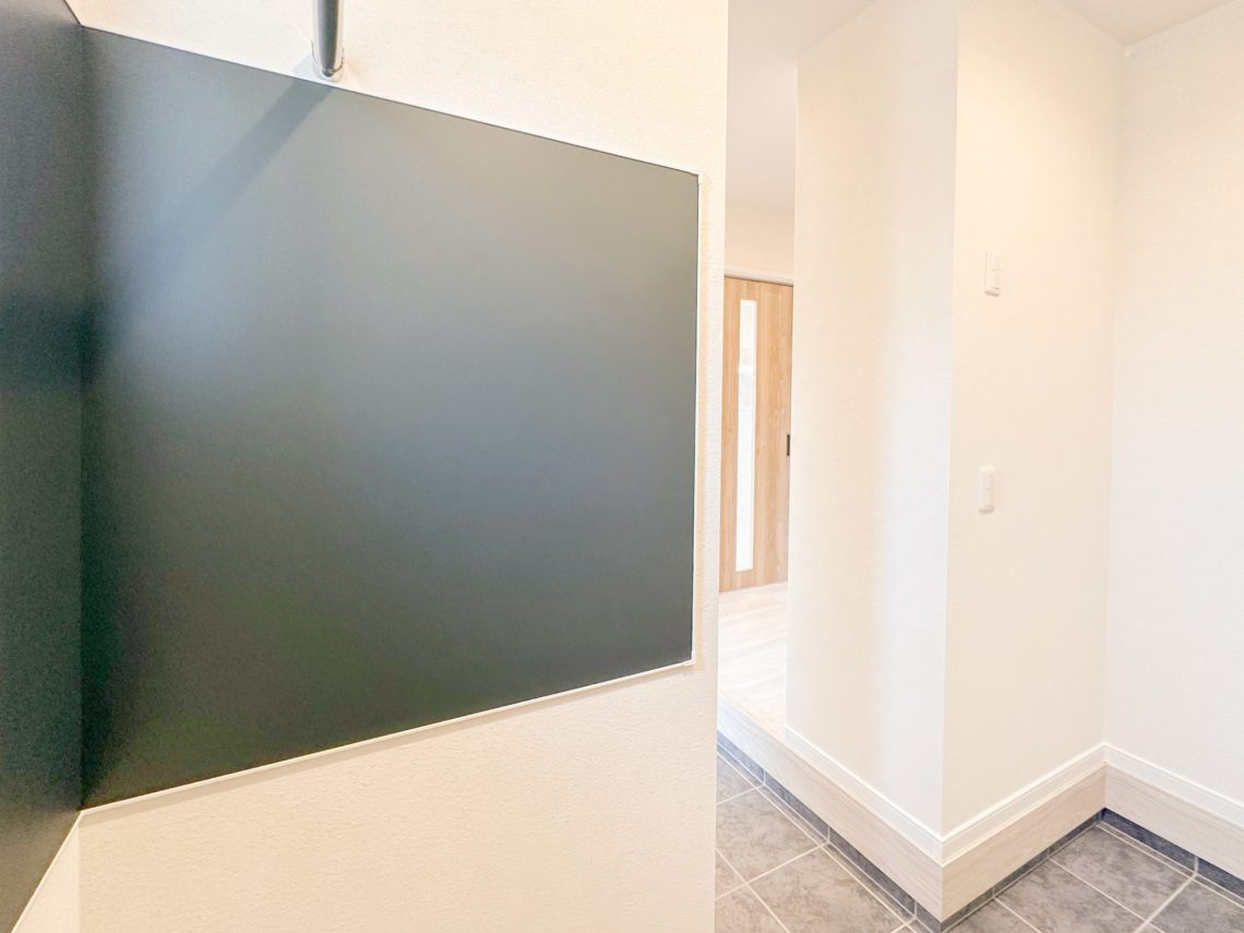 リビング直結型のロフトがある39坪4LDKの平屋