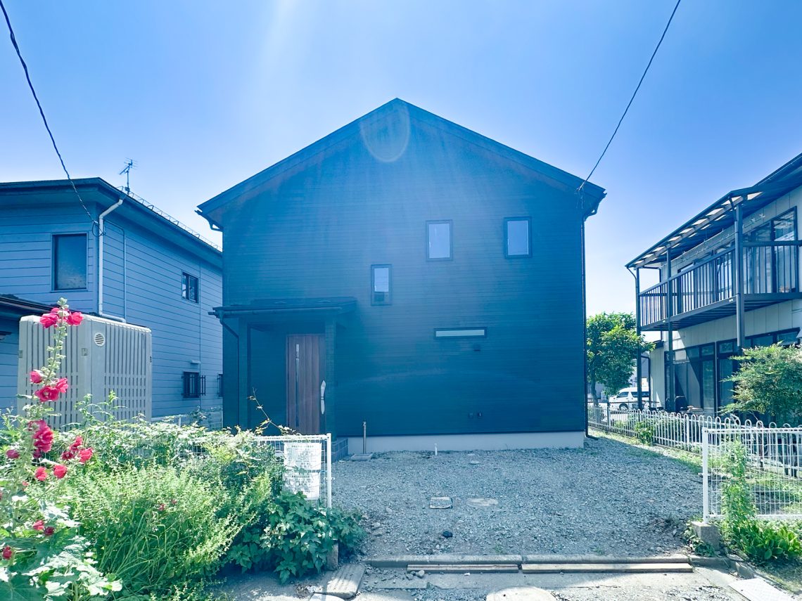 小屋裏収納付きの4LDK！猫と暮らす機能的なお家