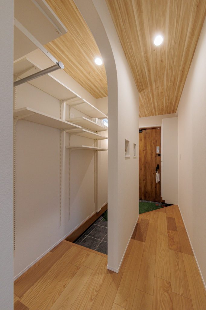 大ボリュームの25坪!吹抜け付きの真似したくなる家事ラク間取り