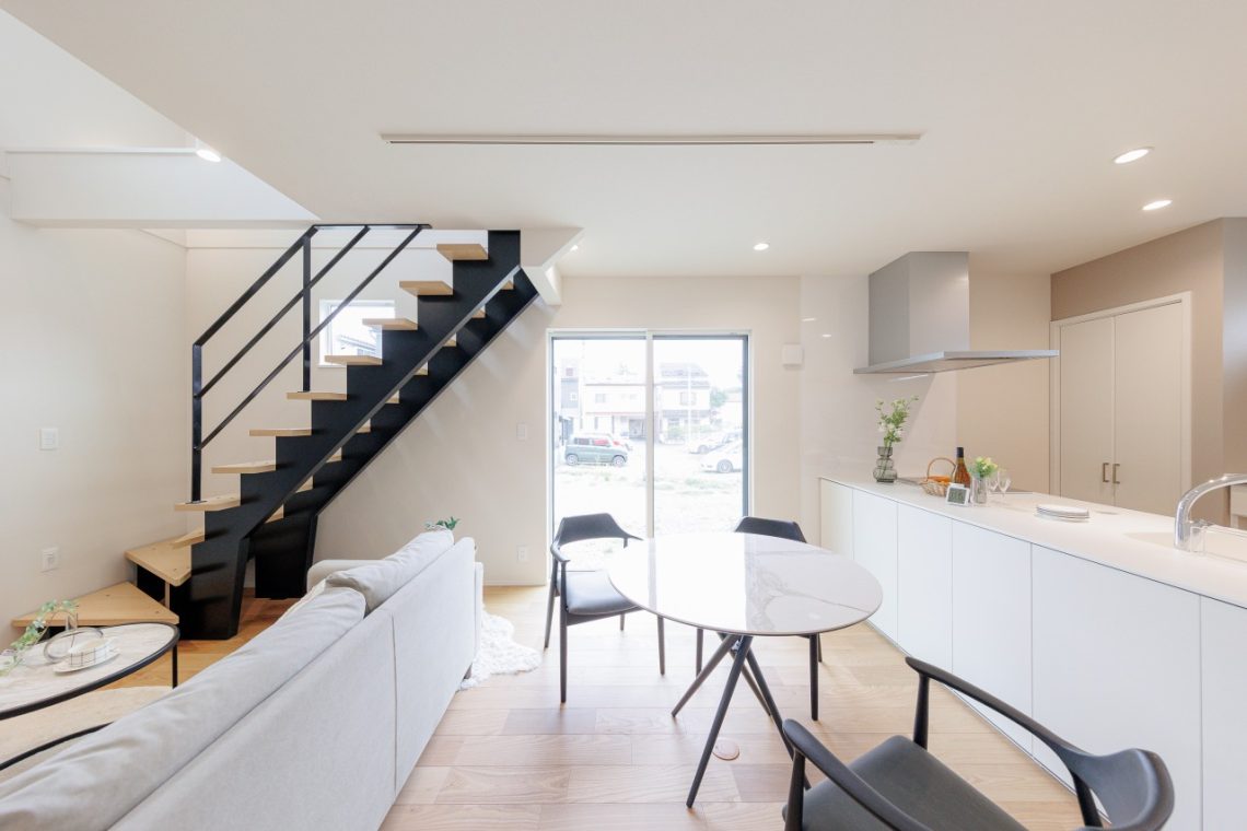 大ボリュームの25坪!吹抜け付きの真似したくなる家事ラク間取り