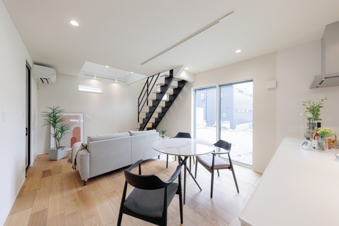 大ボリュームの25坪!吹抜け付きの真似したくなる家事ラク間取り