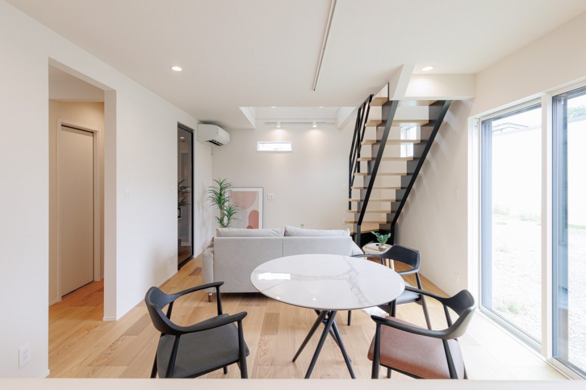 大ボリュームの25坪!吹抜け付きの真似したくなる家事ラク間取り