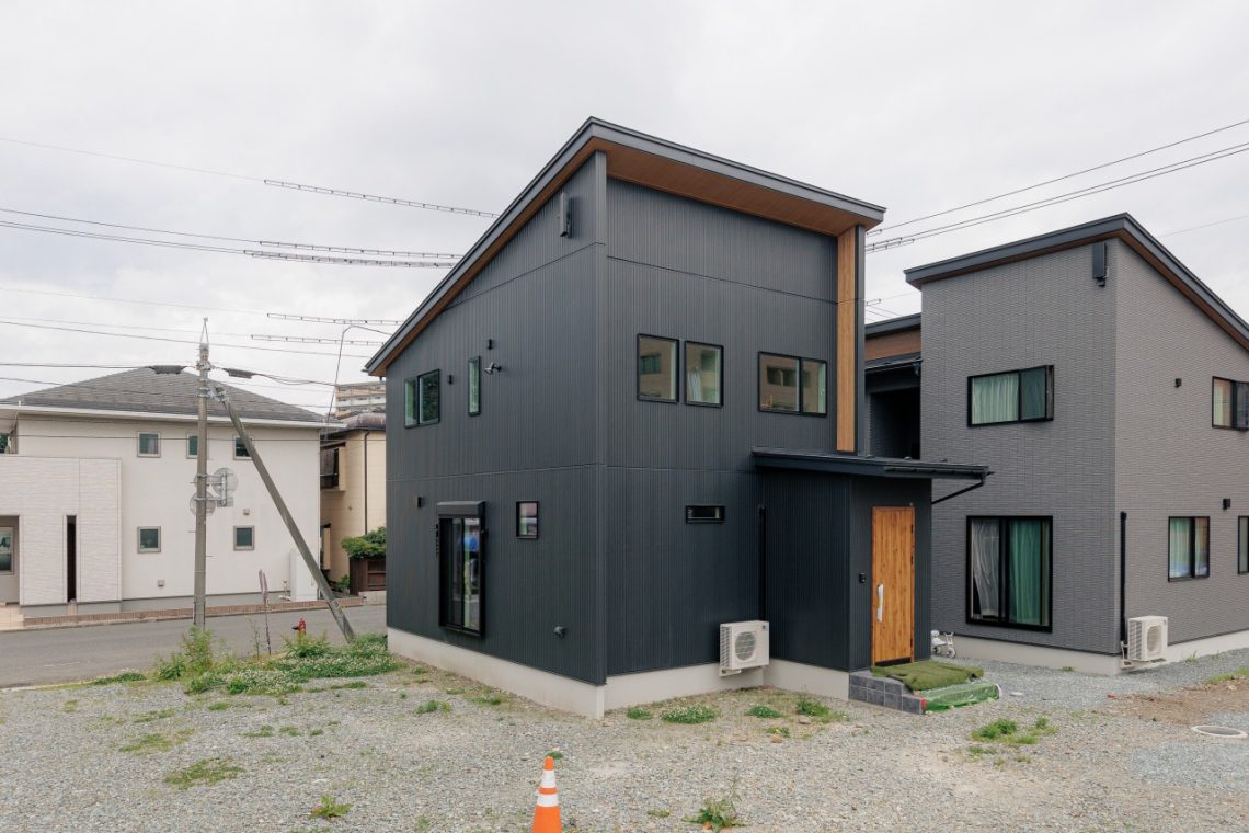 大ボリュームの25坪!吹抜け付きの真似したくなる家事ラク間取り