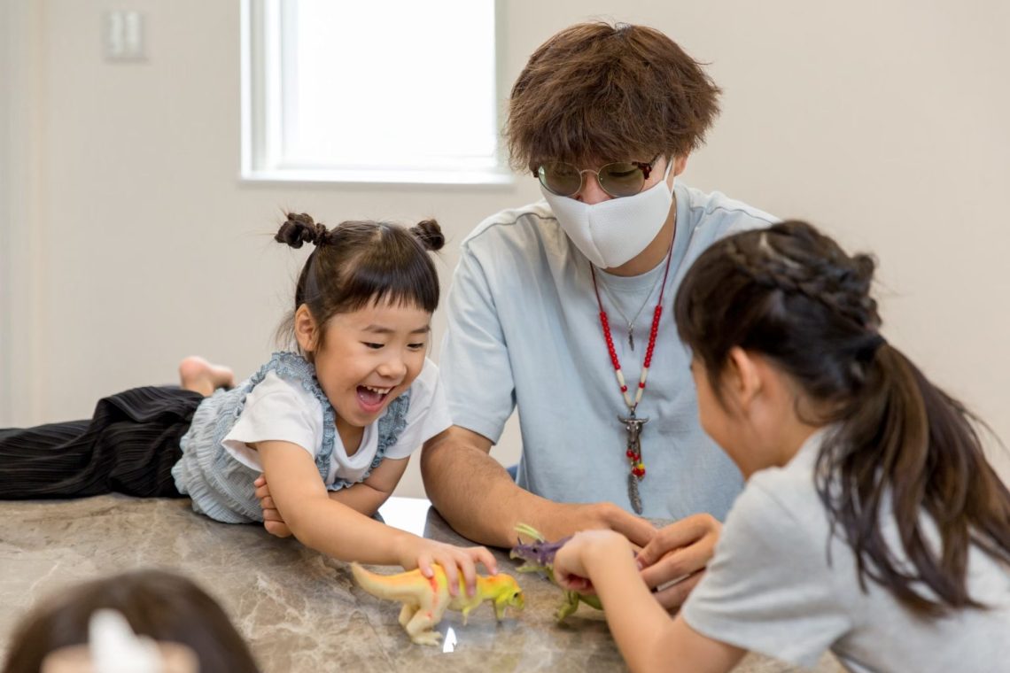 家族みんなの思い出になる塗り壁カウンター