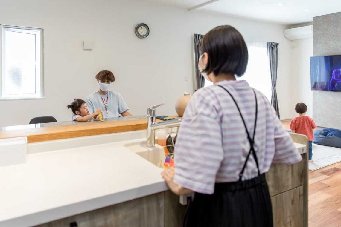 家族みんなの思い出になる塗り壁カウンター