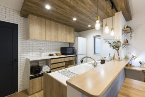 キッチン天井下がりデザイン