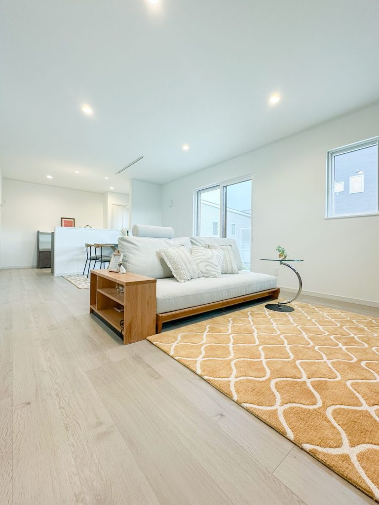 【完成見学会】広々リビング&サンルーム付きの28.5坪のルフラン