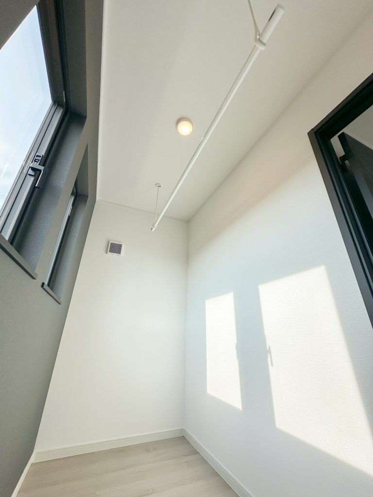 【完成見学会】広々リビング&サンルーム付きの28.5坪のルフラン