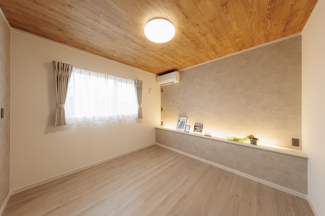 小屋裏収納付きの回遊動線で家事ラクの規格住宅