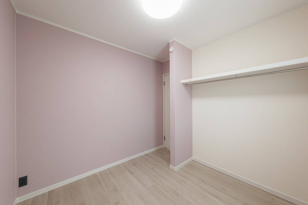 小屋裏収納付きの回遊動線で家事ラクの規格住宅