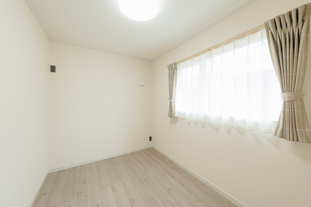 小屋裏収納付きの回遊動線で家事ラクの規格住宅