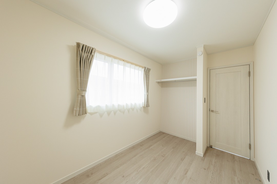 小屋裏収納付きの回遊動線で家事ラクの規格住宅