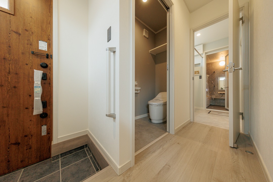 小屋裏収納付きの回遊動線で家事ラクの規格住宅