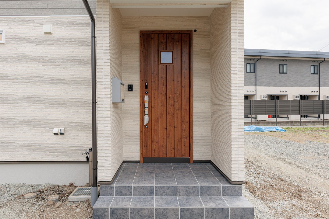 小屋裏収納付きの回遊動線で家事ラクの規格住宅