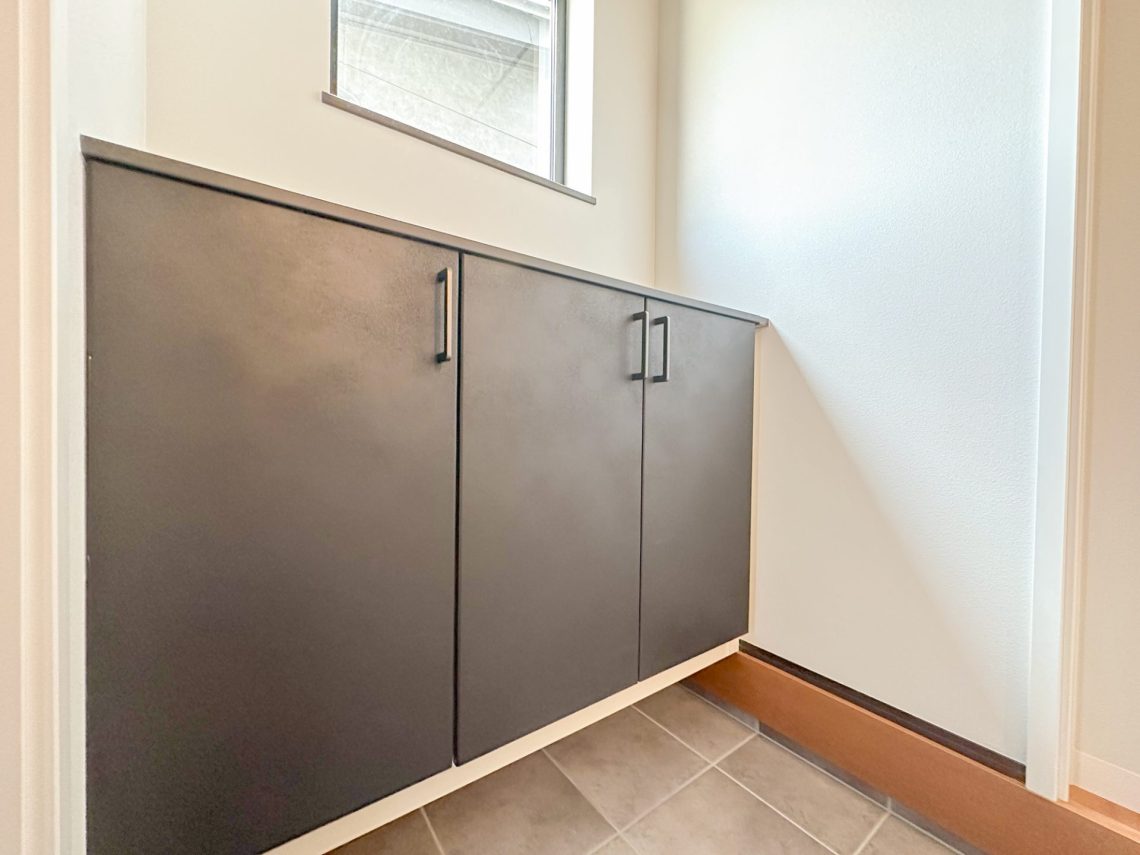 20坪の吹抜け付きのロフト付き平屋