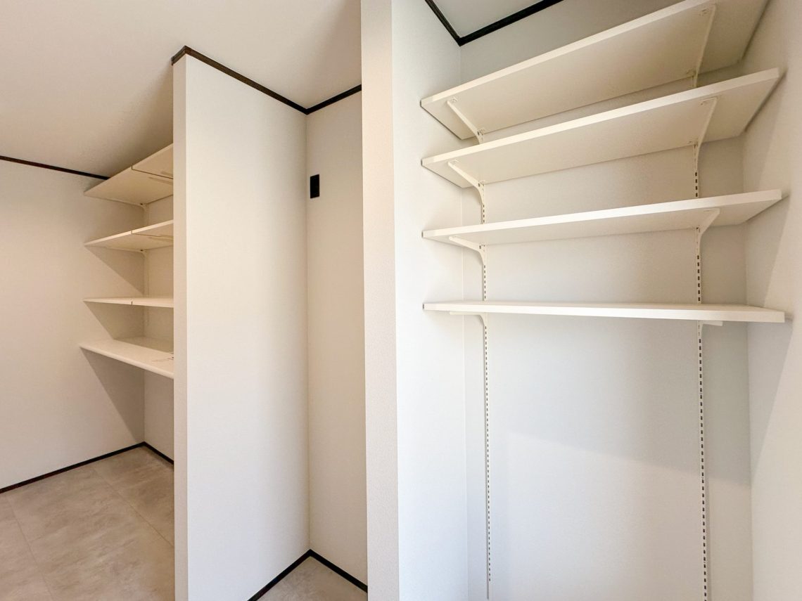 20坪の吹抜け付きのロフト付き平屋