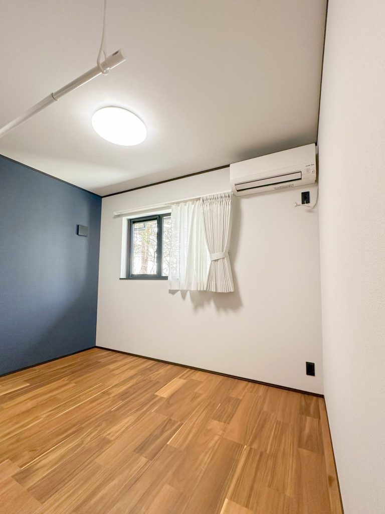 20坪の吹抜け付きのロフト付き平屋