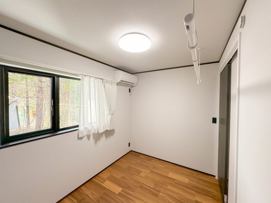 20坪の吹抜け付きのロフト付き平屋