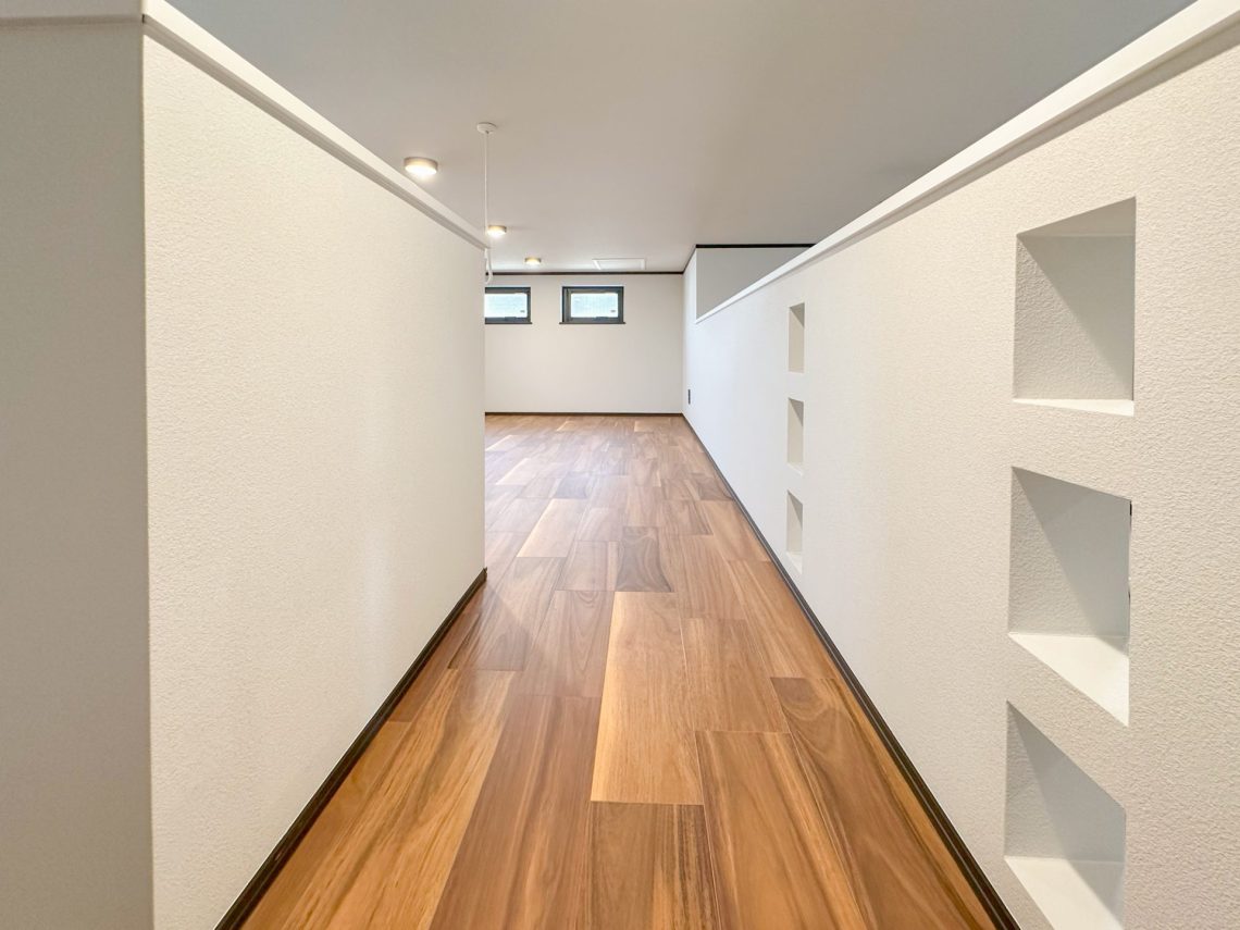 20坪の吹抜け付きのロフト付き平屋