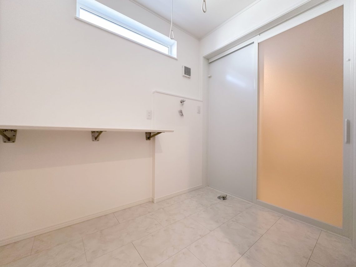 わさびグリーンの外壁がかわいいスキップフロアがあるお家